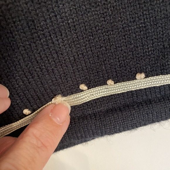 Vintage Jantzen Cottagecore Hand-Embroidered Button Sweater Women's M Timeless - Picture 8 of 16